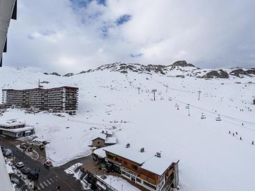 Studette pratique au pied des pistes - Animaux permis