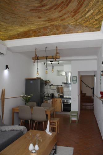 Townhouse with Rooftop Terrace in Olhão