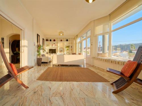 Relax by your private pool WiFi and Canary Views