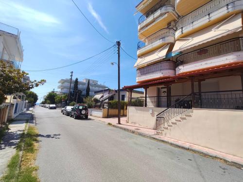 Sonia's Terrace Apartment - 5 Min to Beach