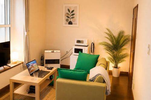 Quiet Sapporo local stay, 5-minute walk from the station, 10 minutes direct to Sapporo Station, Direct access to Odori and Susukino by subway