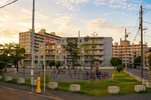 Quiet Sapporo local stay, 5-minute walk from the station, 10 minutes direct to Sapporo Station, Direct access to Odori and Susukino by subway