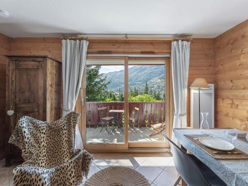 Appartement lumineux avec terrasse sud, proche pistes, parking