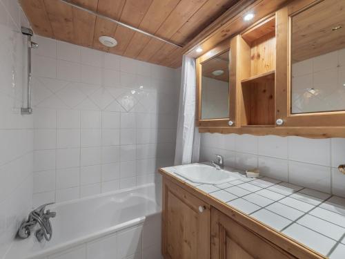 Appartement lumineux avec terrasse sud, proche pistes, parking