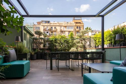 Spoonik Nomad Sagrada Familia Rooftop Fast WiFi