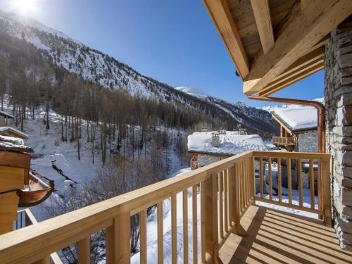 Appartement neuf avec cheminée, proche pistes, Val d'Isère