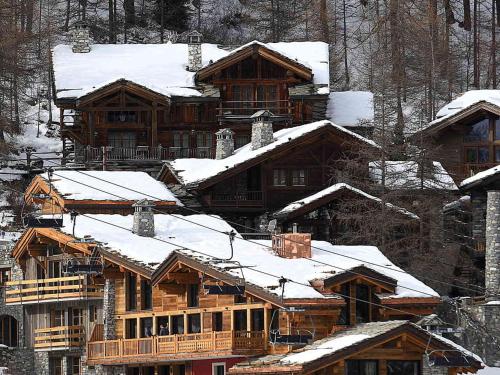 Appartement élégant avec jacuzzi à Val-d'Isère - 4 chambres en suite, proche piste de Bellevarde