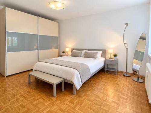 Stylish city apartment with loggia & garage