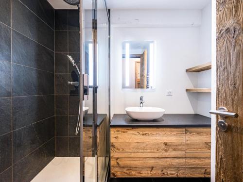 Superbe 2 Pièces + Cabine Rénové, Pied des Pistes, Val d'Isère, 6 Pers., Parking, Balcon Sud