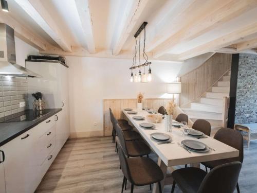 Somptueux chalet 130 m², 11 pers, vue montagnes, cheminée, 5 chambres - FR-1-545-27