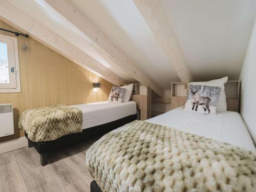 Somptueux chalet 130 m², 11 pers, vue montagnes, cheminée, 5 chambres - FR-1-545-27
