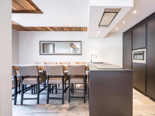 Appartement rénové, ski aux pieds, parking inclus
