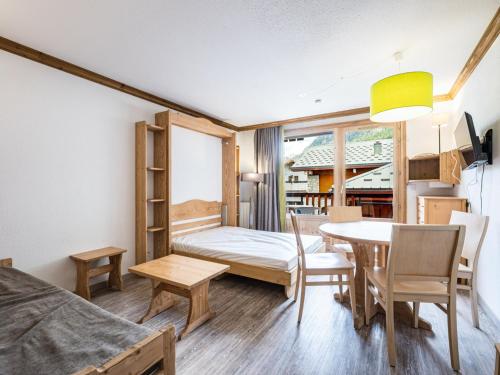Studio confortable au centre-ville avec balcon