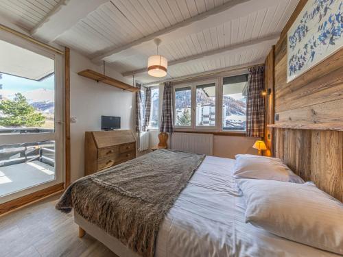 Appartement 4 pièces avec balcon, WiFi et parking couvert