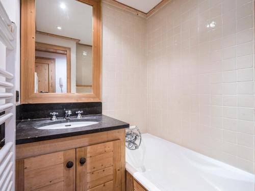 Charmant Appartement au Chatelard, Val-d'Isère, Accès Direct aux Pistes, Parking Inclus