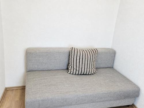 Charming 2BR Retreat for Long-Term Comfort