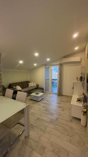 Apartman Elena II kat