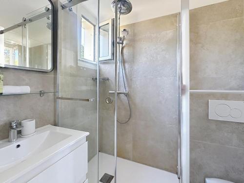 Two en-suite bedroom apartment on La Croisette - Sea view