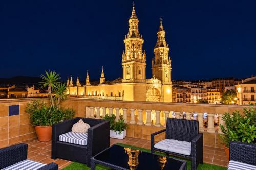 ATICO Catedral Barbacoa y Aire sin ascensor By Apartamentos Logrono