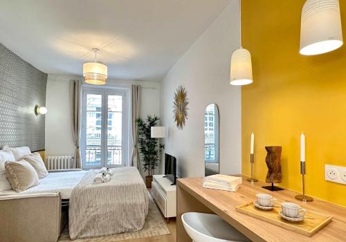 Opera Cozy Studio by Melvane