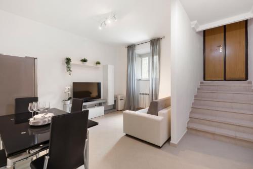 Montecuccoli Modern Home by FGL Collection