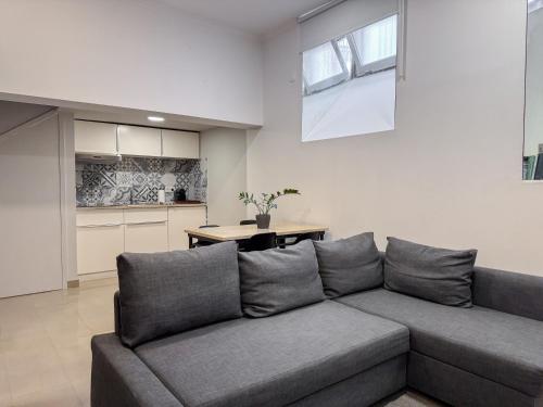 Claude Homes Lisbon Marques 1