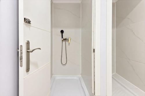 Min hostel capsules FREE Towels & Luggage Storage