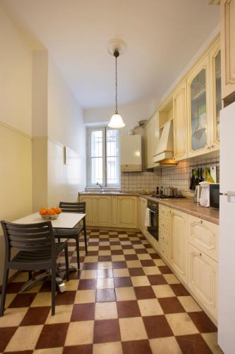 Acropolis Neoclassical Mansion by YHA