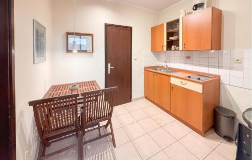Cozy Apartment In Rab With Wifi