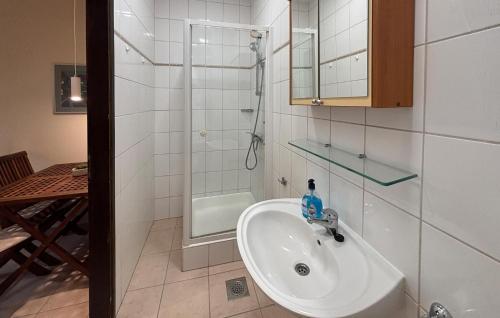 Cozy Apartment In Rab With Wifi