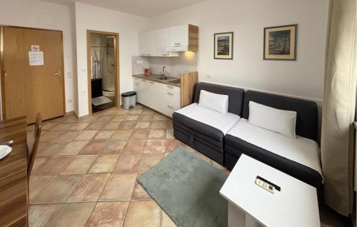 1 Bedroom Lovely Apartment In Opatija