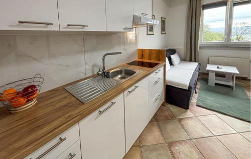1 Bedroom Lovely Apartment In Opatija