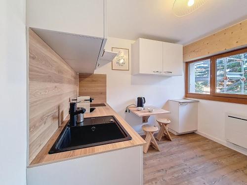 Studio rénové au pied des pistes avec WIFI