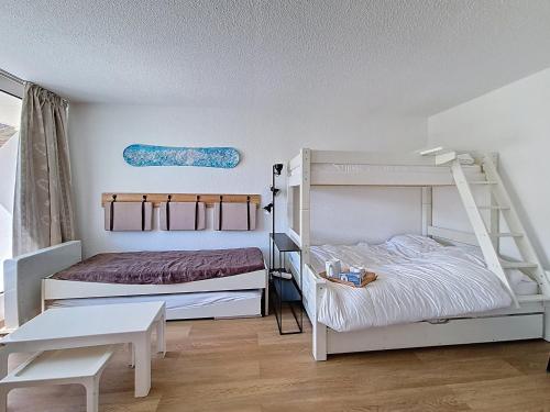 Appartement rénové 5 pers. Pied des pistes, balcon sud, WIFI