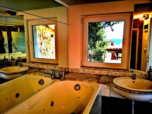 Apartment BellaVista with pool and beach