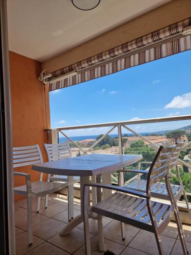 Sea view studio 32