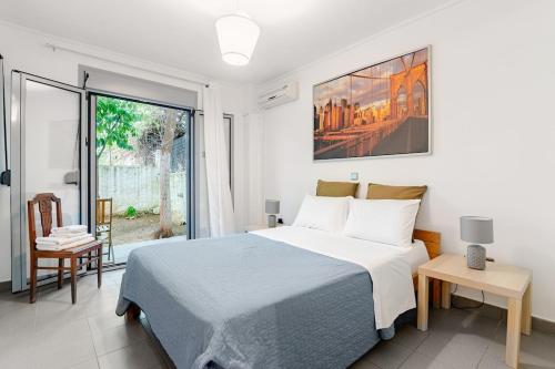 Stylish apt with Garden, Hilton area. near Metro