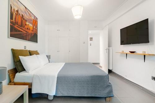 Stylish apt with Garden, Hilton area. near Metro
