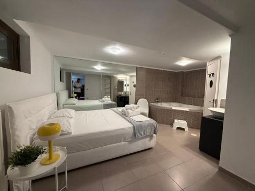 Luxury StudioArchit 7 & jacuzzi suite