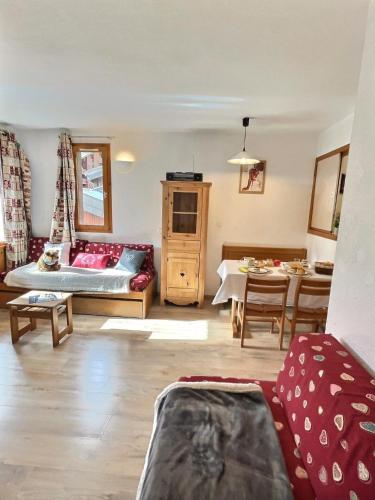 Résidence Les Jardins De Val - Appartement 2 pièces pour 4 personnes à Val d'Isère à 350m du centre du village et 450m des pistes MAE-2994