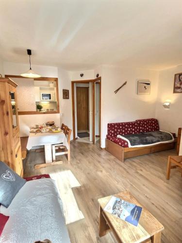 Résidence Les Jardins De Val - Appartement 2 pièces pour 4 personnes à Val d'Isère à 350m du centre du village et 450m des pistes MAE-2994