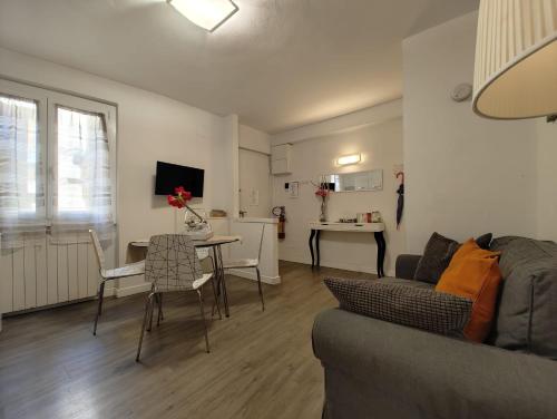 GuestHost - Ponte Vecchio & Boboli Modern Apartment