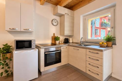 Aura Milanese Milano