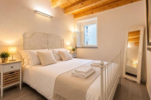 Aura Milanese Milano