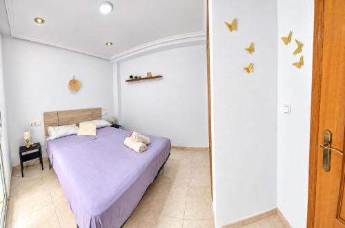 Apartment with balcony, Wifi, AC, 5 min walk to the beach