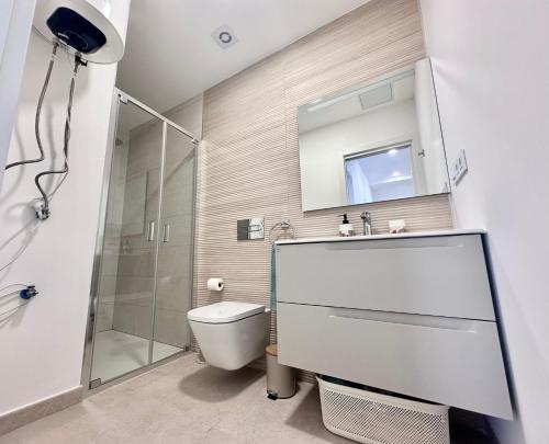 Lombok, top floor, terrace, 2 bedrooms and 2 bathrooms