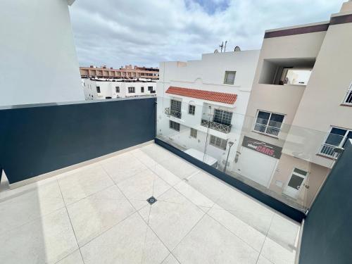 Lombok, top floor, terrace, 2 bedrooms and 2 bathrooms