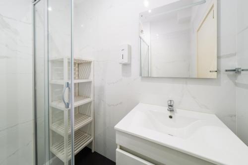 Rooms Marques - Close Station and Av Liberdade