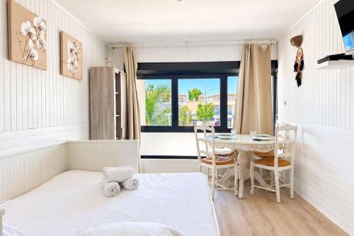 LEscapade Salée Studio cabine à 100 m plage & centre