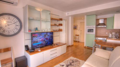 57 ANTIBES 3stars 150 m Beaches 4 min Palais Festivals
